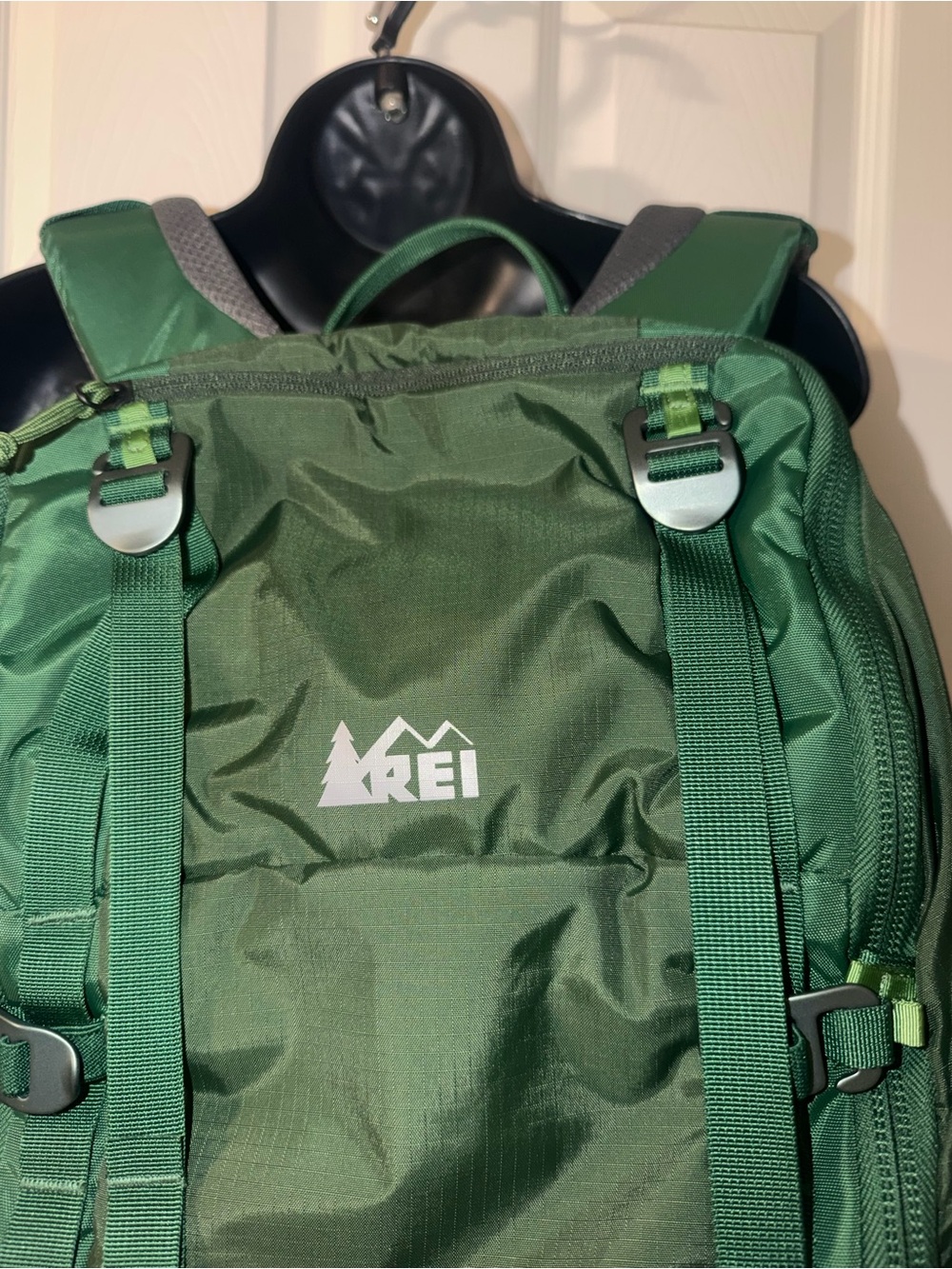REI Co-Op Trail 30 Green Backpack LightWeight Rain Cover - Picture 3 of 5